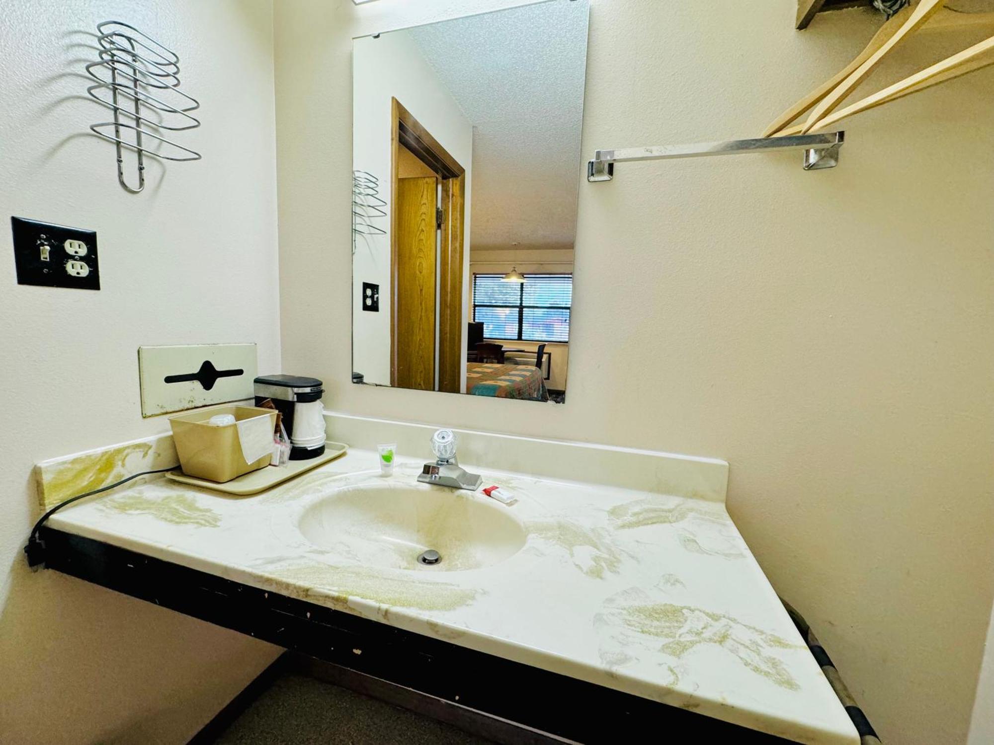 Americas Best Value Inn Jay Екстер'єр фото